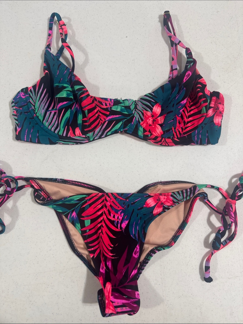 Doll & CO Tropical Floral Bikini Top & Bottom Small/Medium